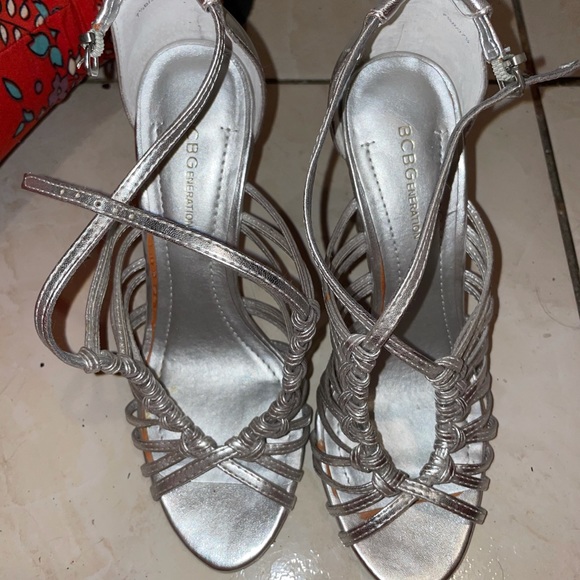 Silver strappy sexy high heel - Picture 2 of 4